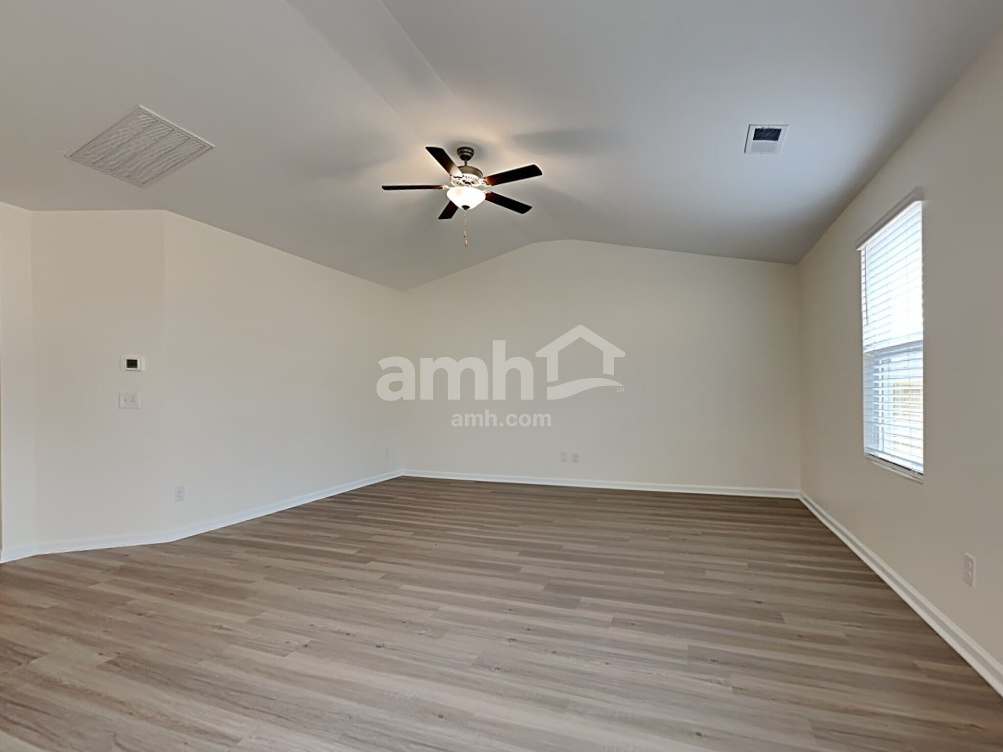 Building Photo - 1325 John Swann St