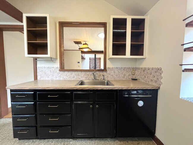 Building Photo - Vintage Urban Farmhouse 3 Bd 1 Bath home! Large bonus room & Balcony!  Surrounded by trees on lar...