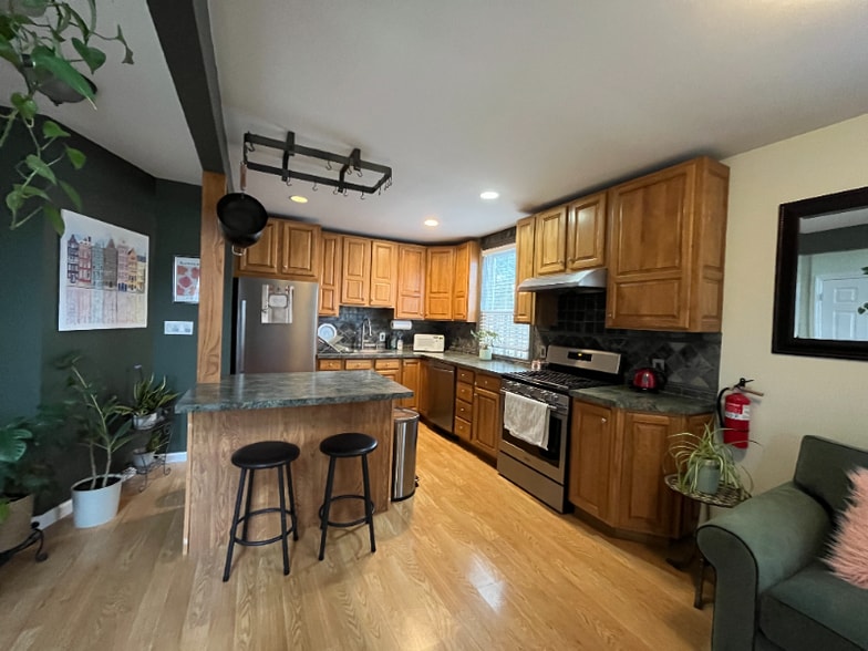 Building Photo - 141 Washington St