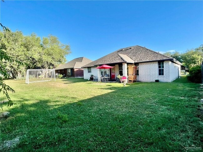 Building Photo - 2008 Village Dr