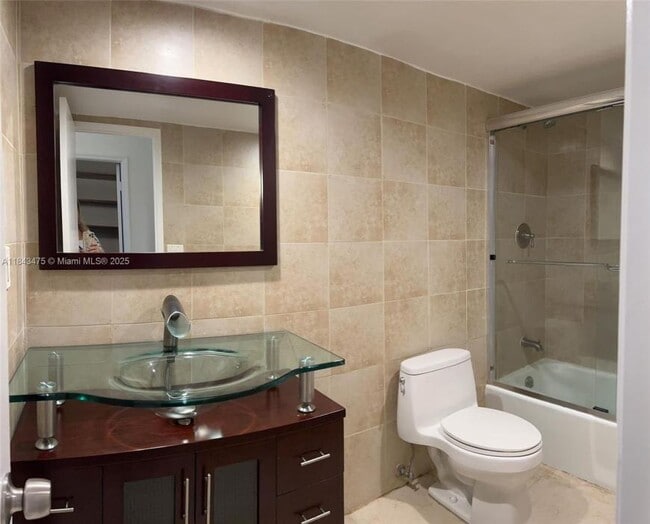 Building Photo - 2 bedroom in Sunny Isles Beach FL 33160