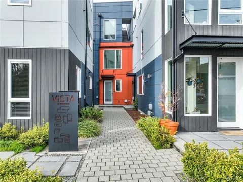 Building Photo - 2064 SW Charlestown St