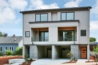 Building Photo - 5719 SE 18th Ave