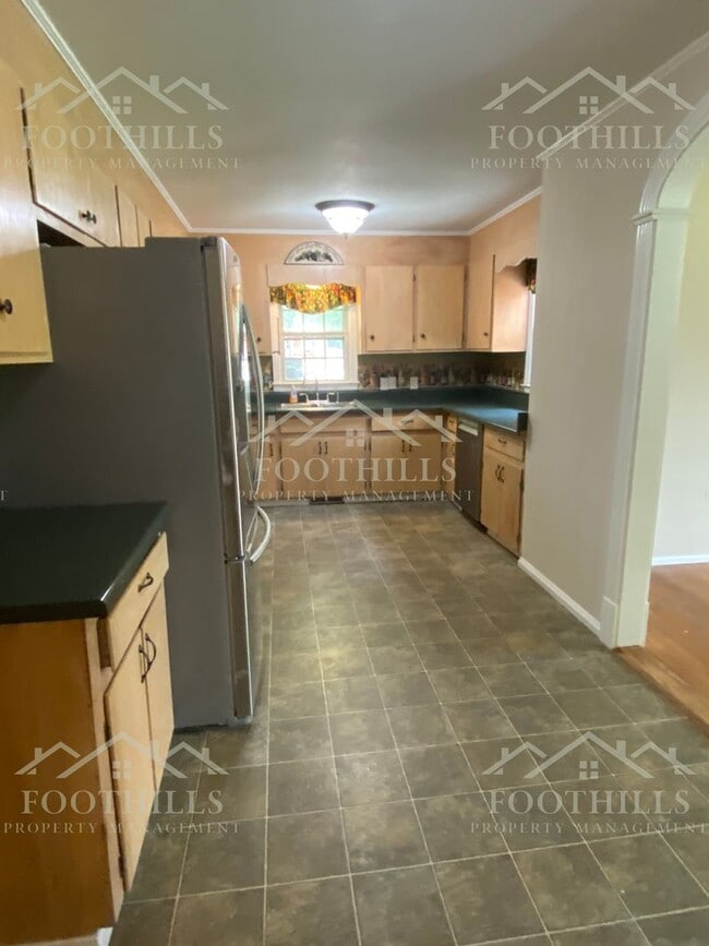 Building Photo - 209 Brentwood Cir