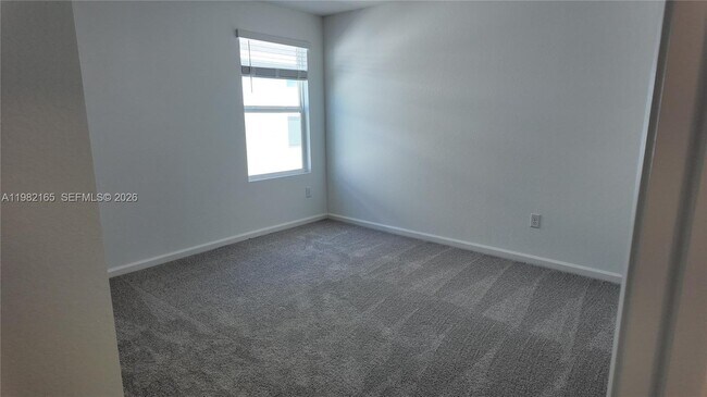 Building Photo - 10722 NW Moon Rise Ln