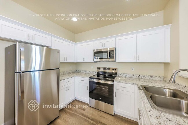 Building Photo - 14530 N 87th Ave