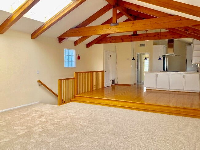 Building Photo - 1642 Harper Ave