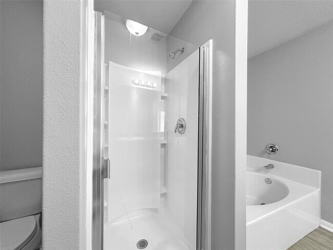 Building Photo - 12101 Seacrest Ln