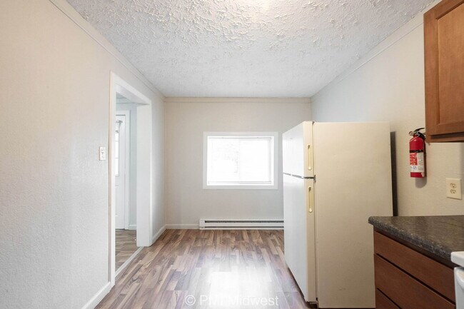 Building Photo - "Cozy 1-Bedroom Oasis in Greenfield – Perf...