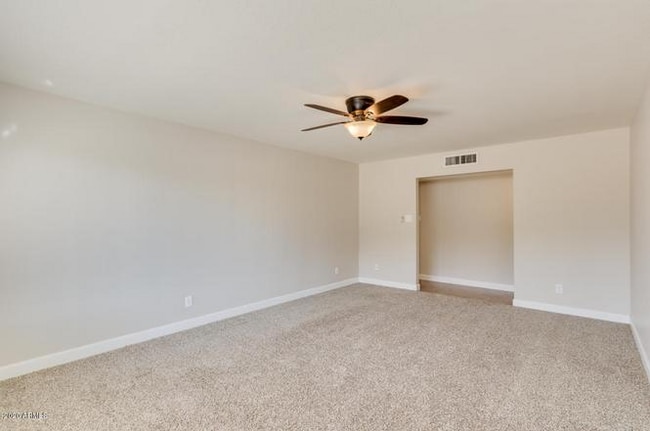 Building Photo - 110 W Del Rio Dr