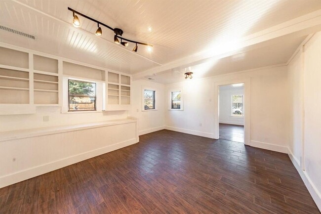 Building Photo - Ready for Summer and Fall Semester 2026! Spacious Four Bedroom near Texas Tech!