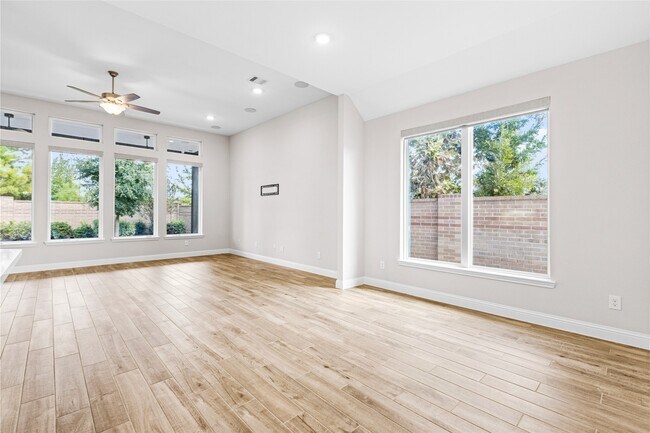 Building Photo - 15302 Spanish Ranchos Wy