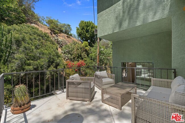 Building Photo - 8506 Oak Ct