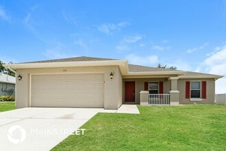 Building Photo - 631 NE 1st Pl