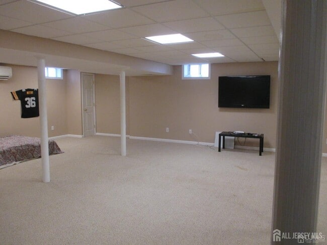 Building Photo - 103 Tived Ln E