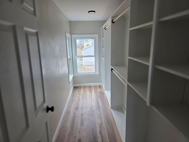 Building Photo - 214 Lobban St