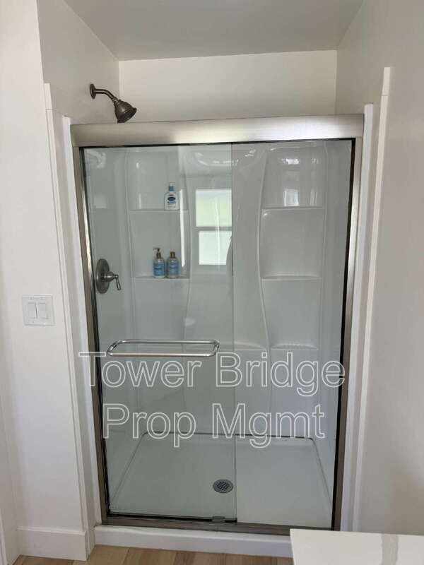 Building Photo - 3897 7th Ave