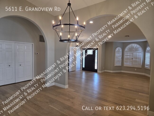 Building Photo - 5611 E Grandview Rd