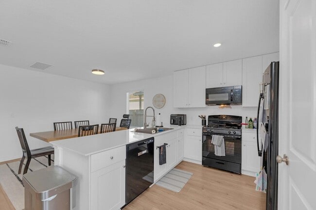 Building Photo - 2324 Willkomen Wy