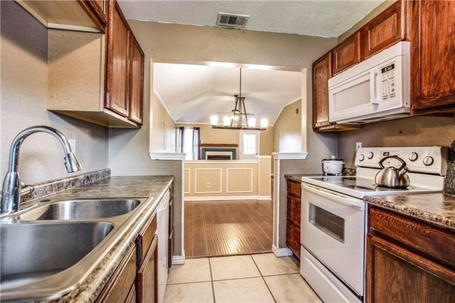 Building Photo - Beautiful Three Bedroom Home in Fort Worth!