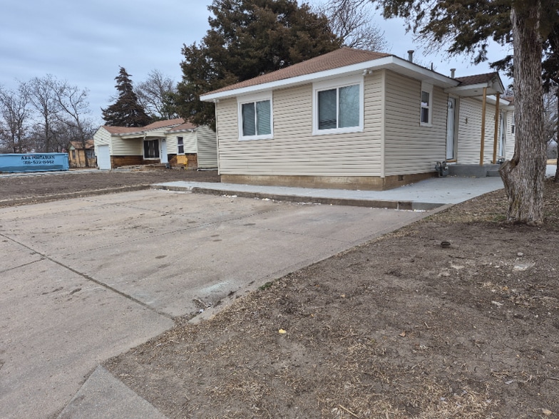 Building Photo - 314 S Rose Hill Rd