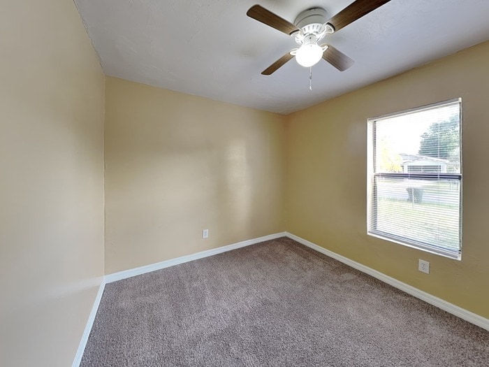 Building Photo - 1737 Ave C NE