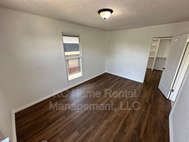 Building Photo - 2316 Spruce Ave