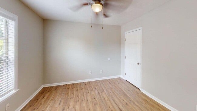 Building Photo - 1235 Longpoint Dr