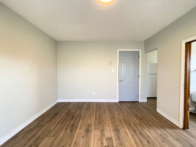 Building Photo - Close to Campus and The Village