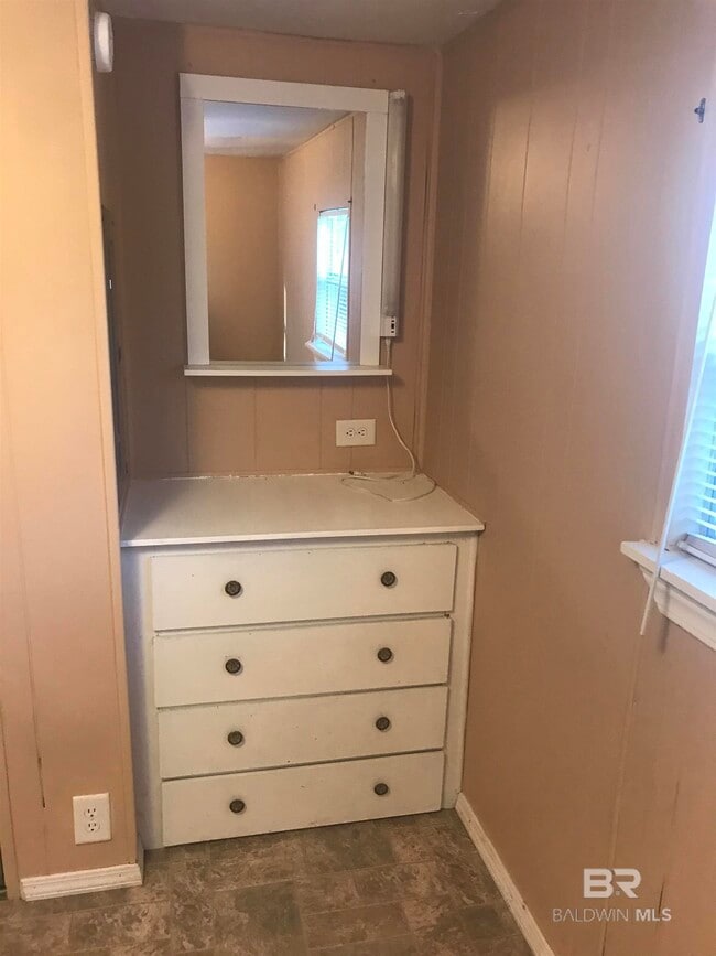 Building Photo - 20370 US-90