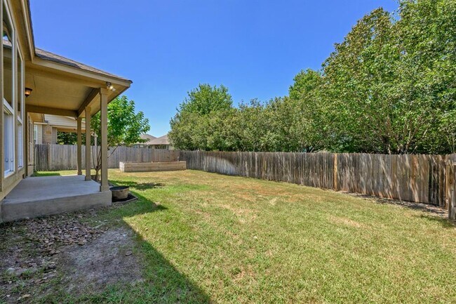 Building Photo - 608 Royal Burgess Dr