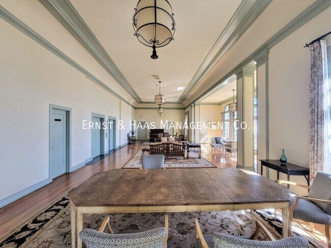 Building Photo - 315 W 3rd St