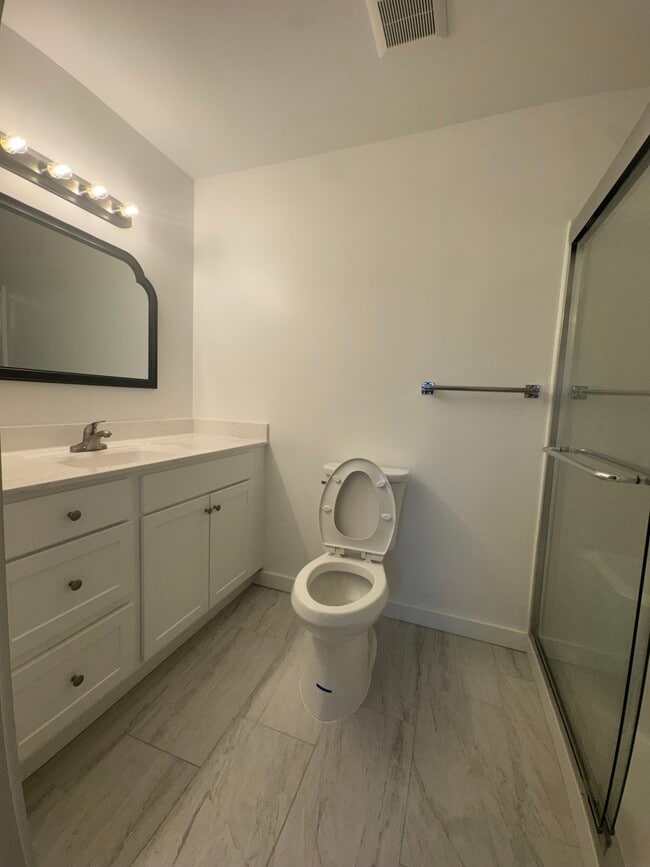 Building Photo - 610 Ripley Ave