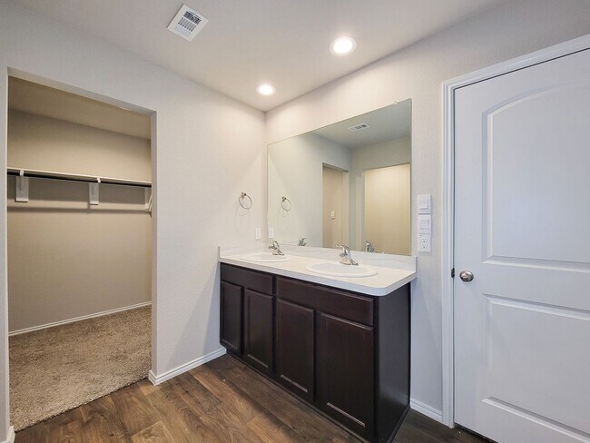 Building Photo - The price is right and the location is even better! Take a look TODAY at this like-new, 3/2, open...