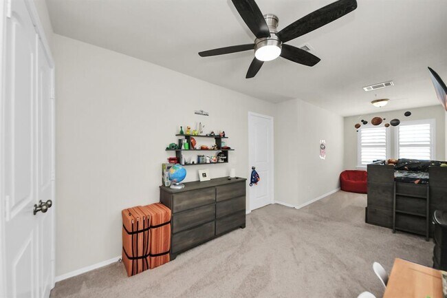 Building Photo - 8919 RoseWood Grove Ln