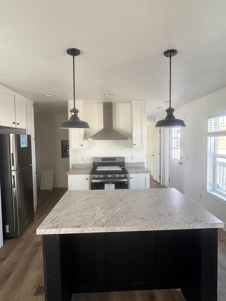 Building Photo - 3601 E Wyoming Ave