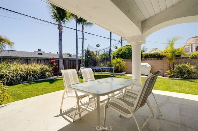 Building Photo - 1660 Catalina Ave