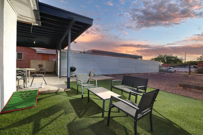 Building Photo - Live Close to Campus in Style – Sam Hughes...