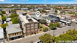 Building Photo - 831 S Flores St