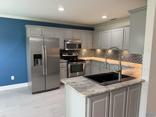 Building Photo - 228 Tanner Point Dr