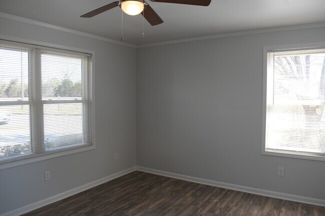 Building Photo - 1301 Kornegay Ave