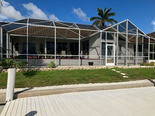 Building Photo - Home