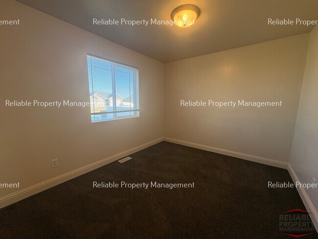 Building Photo - 3840 Slate Dr