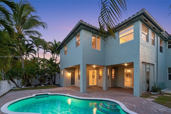 Building Photo - 6425 SW 164th Ave