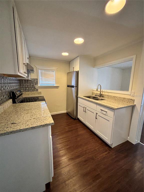 Building Photo - 2511 Crawford Dr