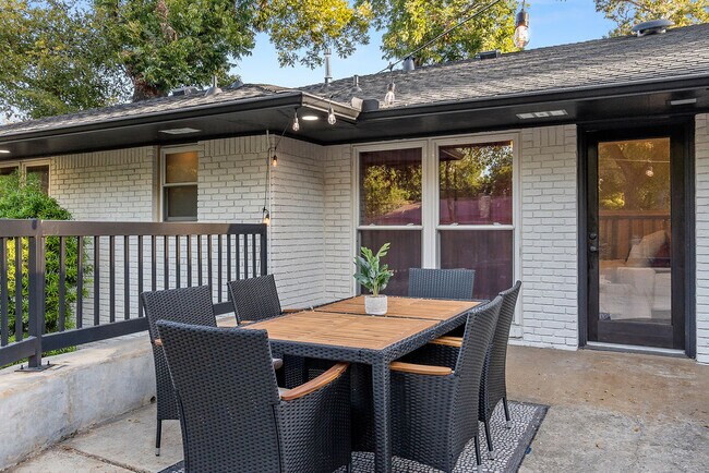 Building Photo - 7425 Kenshire Ln