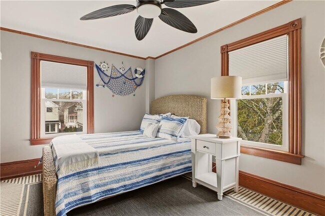 Building Photo - 23 Clinton St