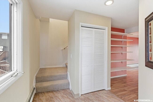 Building Photo - Downtown Living