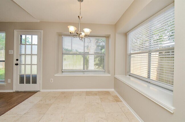 Building Photo - 1246 Summer Park Ln