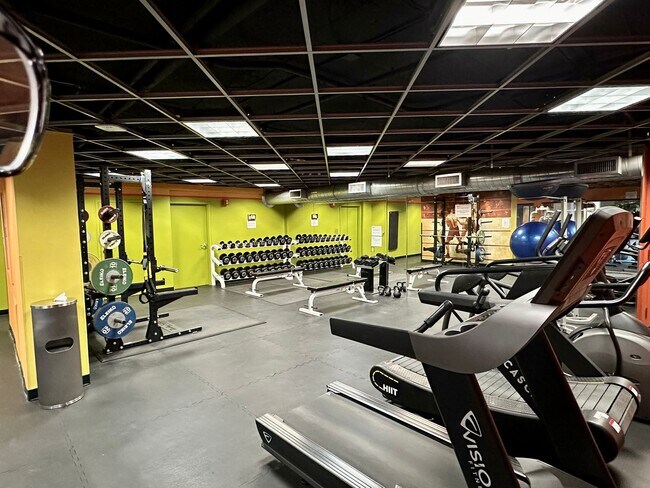 Building Photo - 1 Bedroom at Citywalk Downtown with Utilities Included!!